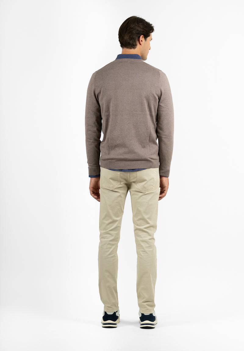 Jersey Cuello Pico Marrón